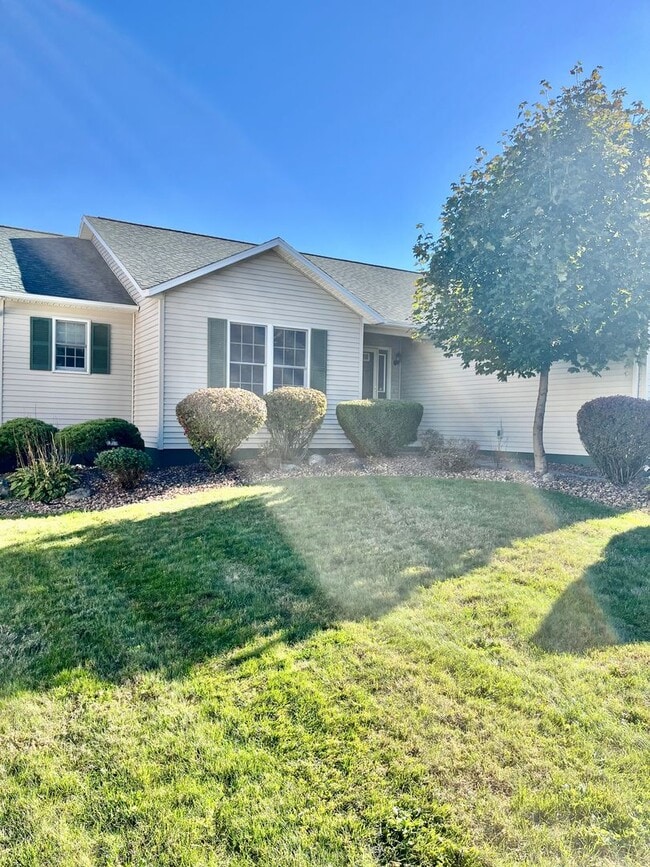 Photo - 336 Westlind Rd