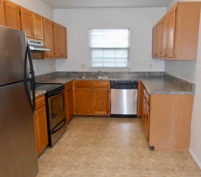 Kitchen - Tuckernuck Trail