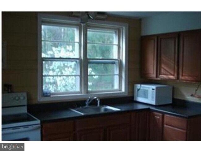 Photo - 295 Gravel Hill Rd