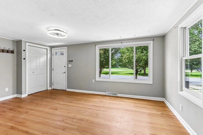 Photo - 7113 South Ave