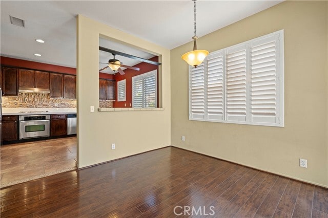 Photo - 1675 Tanglebush Ln