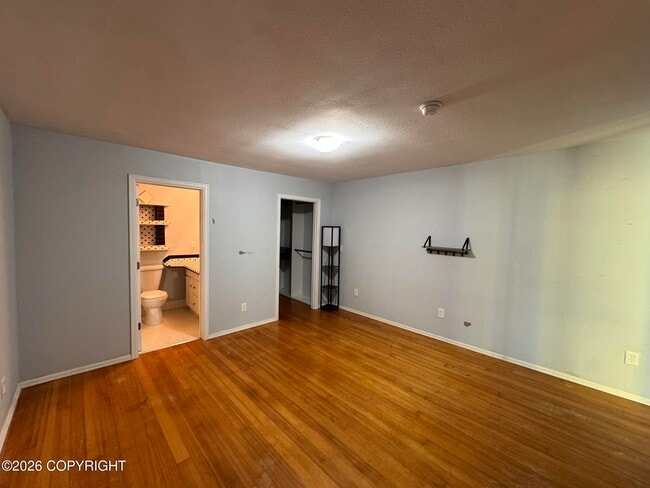 1112 Salmon Rd