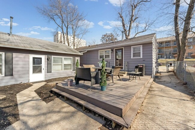 Building Photo - Newly Renovated Home - Steps Away from KU Med Unit 3906 Booth