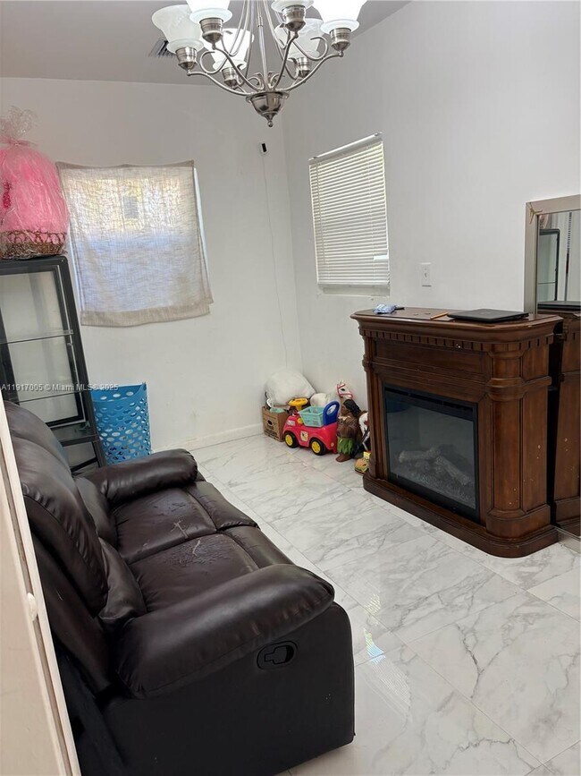 Photo - 1560 NW 25th Ave Unit 3