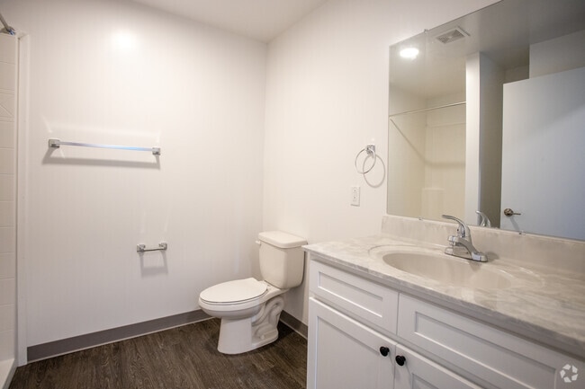 2BR, 2BA - Grand Monarch