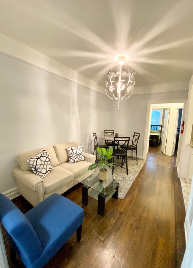 Building Photo - Commonwealth ave Unit 1FL