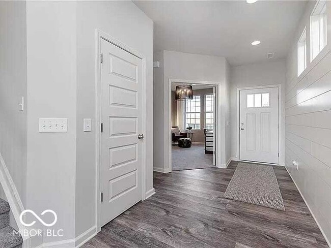 Photo - 4894 Oak Hl Dr