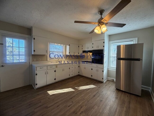 Photo - Come Settle Into Your New Home! FIRST MONTH RENT FREE!!!