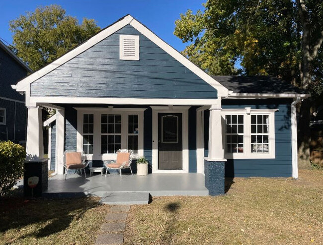 Cute front porch! - 832 Glen Ave Casa