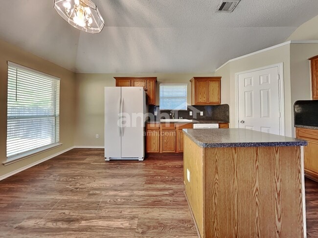 Photo - 733 Grandview Ave