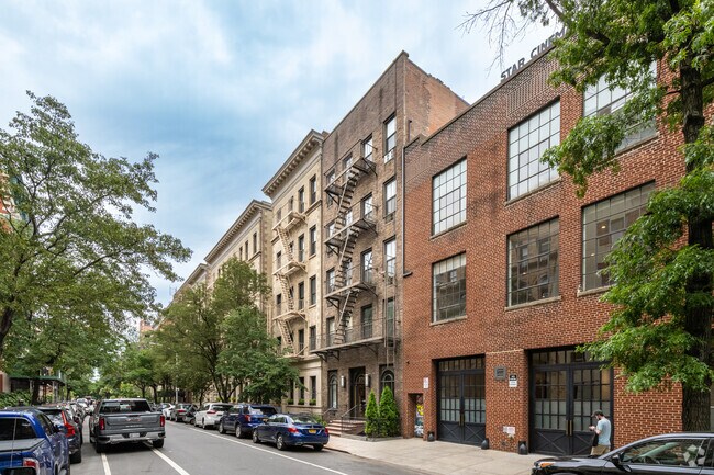 Photo - 221 W 21st St