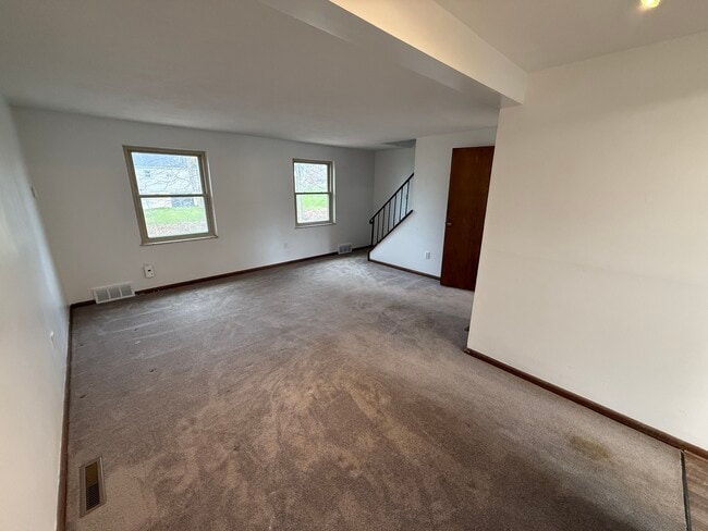 Photo - 108 Roberts Dr