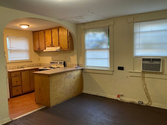 Photo - 521 Folks St