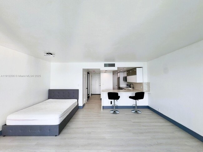 Photo - 1000 West Ave Apartamento Unidad 819