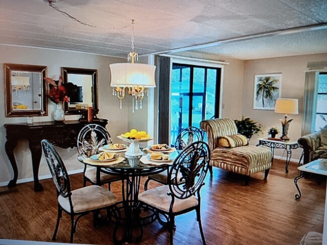 Photo - 4542 Friendly Harbor St