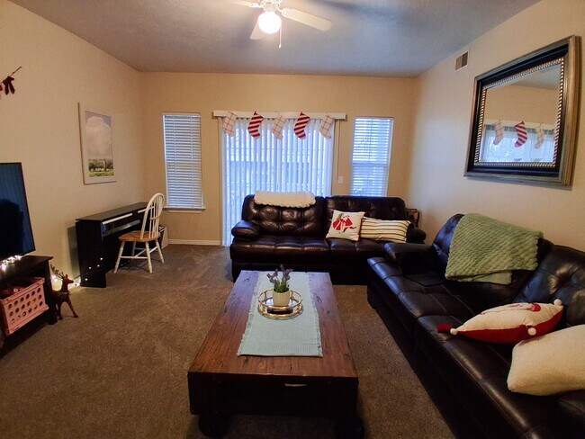 Photo - 504 N Seven Peaks Blvd