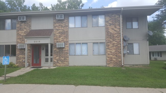 Photo - Perry Pointe Place