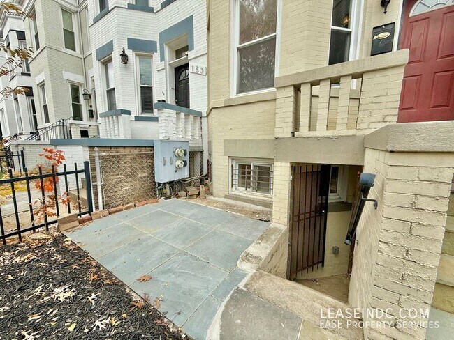 Photo - 152 R St NE Unit #B