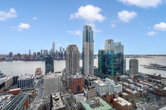 Photo - 25 Christopher Columbus Dr