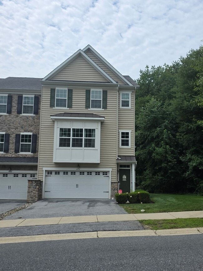 Photo - 486 Jacobsen Drive
