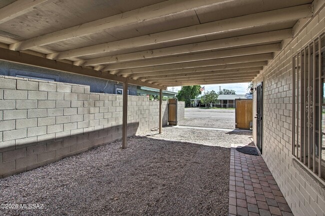 Photo - 2761 N Dodge Blvd