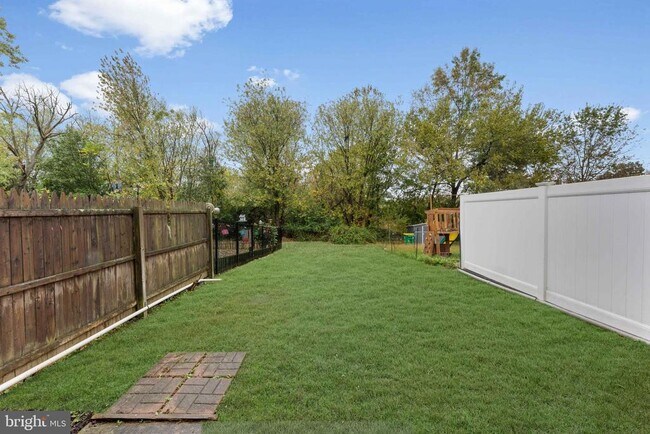 Photo - 143 Thomas Dr