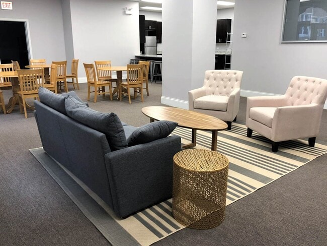 Photo - 5501 W Washington Blvd Chicago, IL 60644