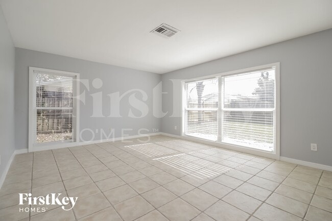 Photo - 622 Ellsworth St