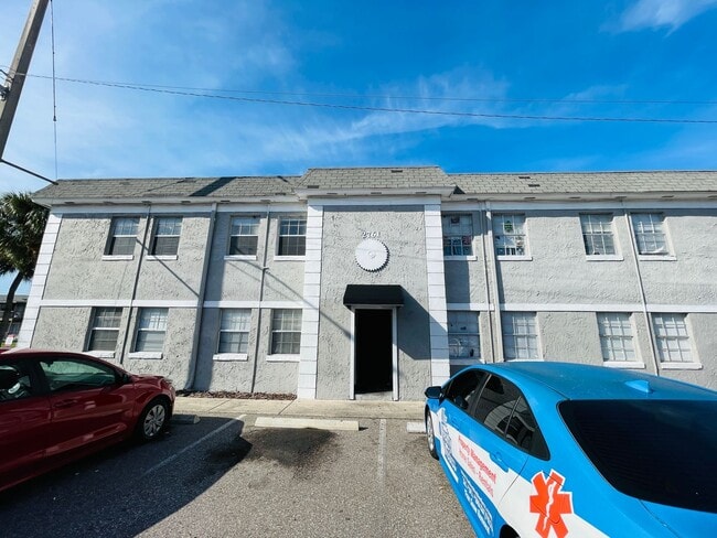 Building Photo - Modern 2BD/1.5BA Condo in Orlando – HOA Community with Lawn Care Included