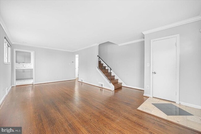 Photo - 5225 59th Ave