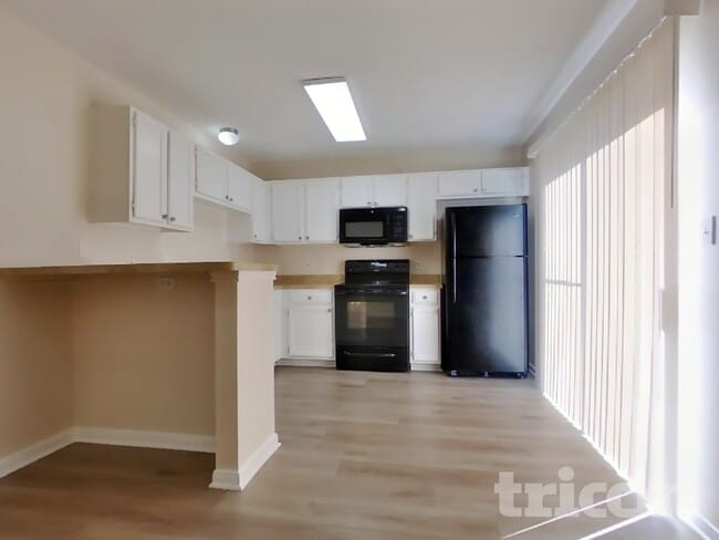 Photo - 3259 Jorns St