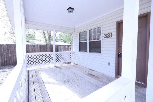 Photo - 321 Michael Cir