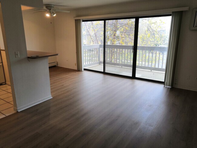 Photo - 249 W Ct of Shorewood Unit 2B