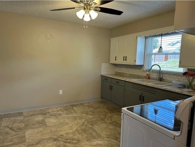 Photo - 127 Pierce Ave