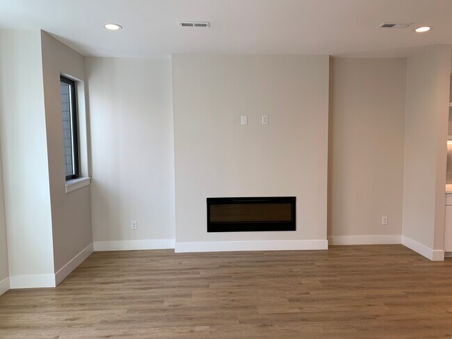 Photo - 5599 S Curtice St