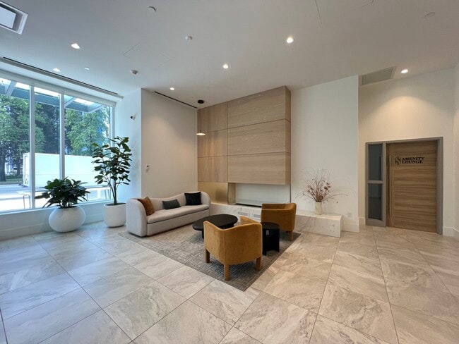 Photo - 6468 Willingdon Av Unit 21xx