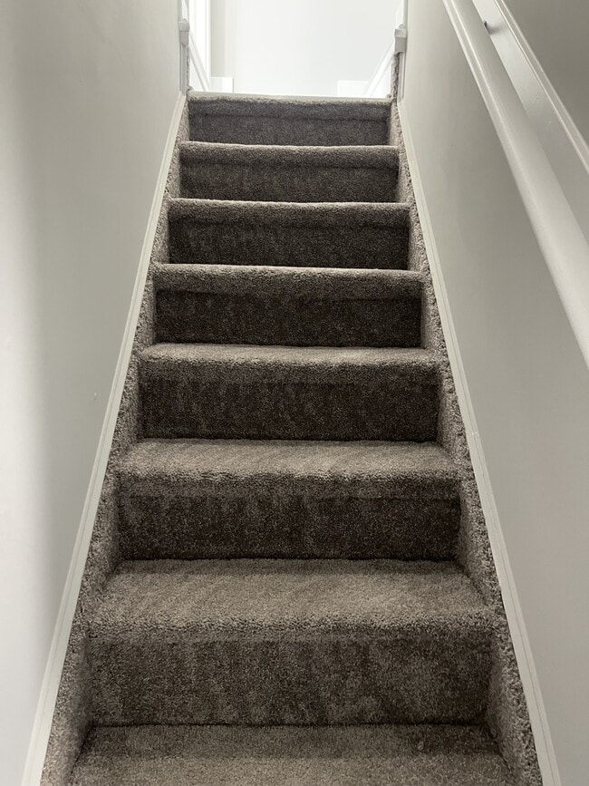 Photo - 816 W 6th St