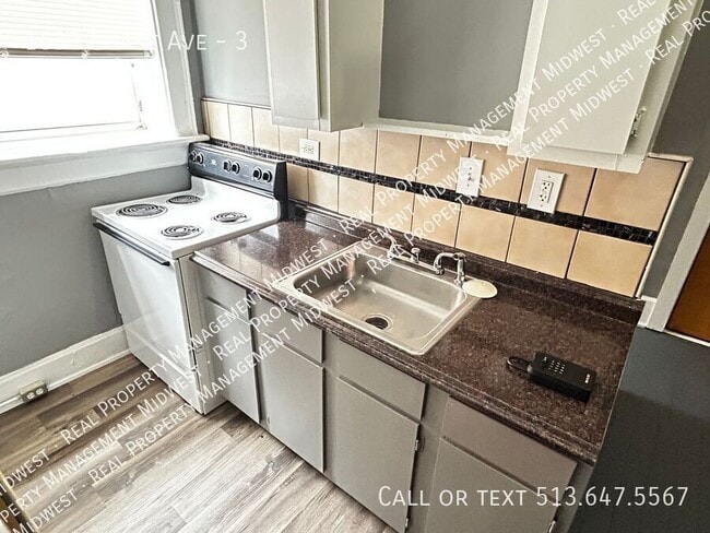Building Photo - 1630 Chase Ave Unit 3 Rental