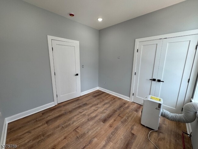 Building Photo - 372 Main St Unit 3 Rental
