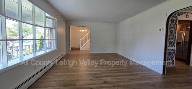 Photo - 7102 Linden Rd