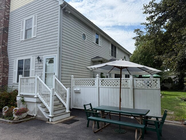 55 Westmoreland St Unit B