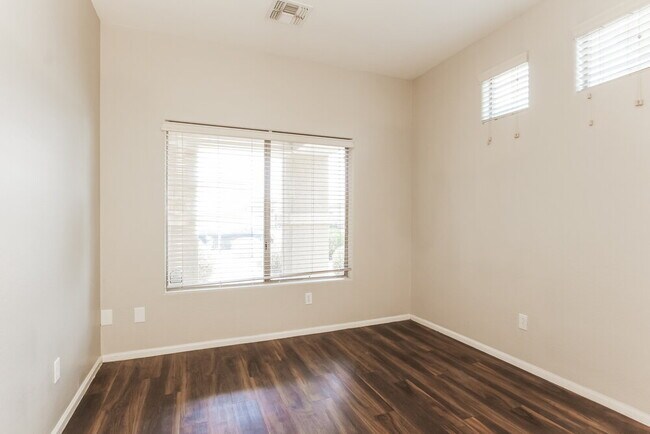 Photo - 7154 W Globe Ave