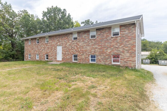 Building Photo - 2 bedroom - Upper level of Fourplex Unit 3 Rental