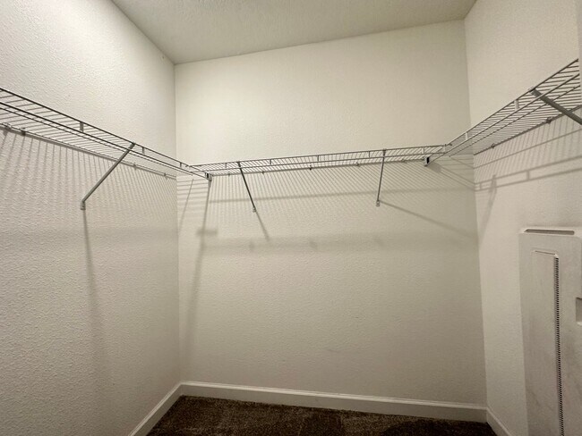 Photo - 4 Bed 3.5 Bath Townhouse for rent in Storey Lake