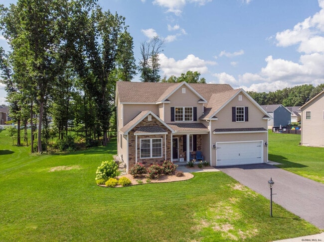 Photo - 106 Balsam Way