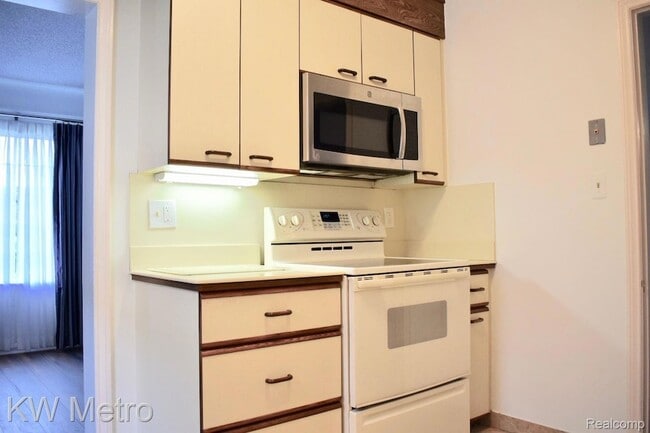 Photo - 619 N Elizabeth St
