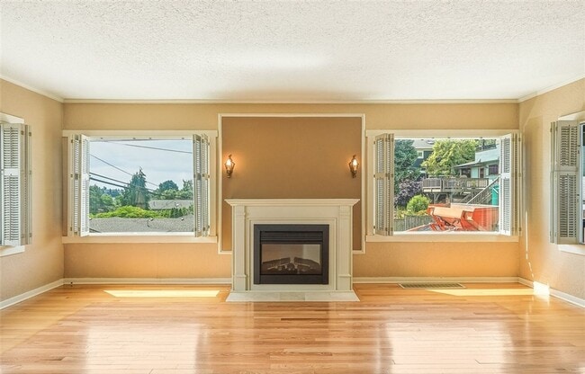 Photo - 3242 36th Ave W