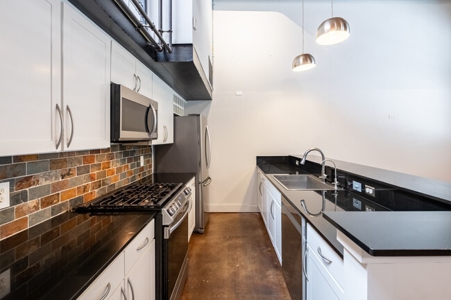 Photo - 644 Wells St SW