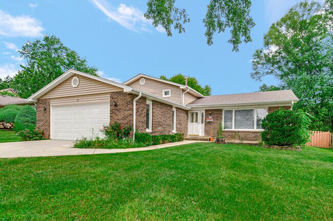 Building Photo - 12 W Beech Dr Rental