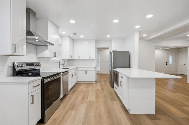 Building Photo - 4947 Cheena Dr Rental